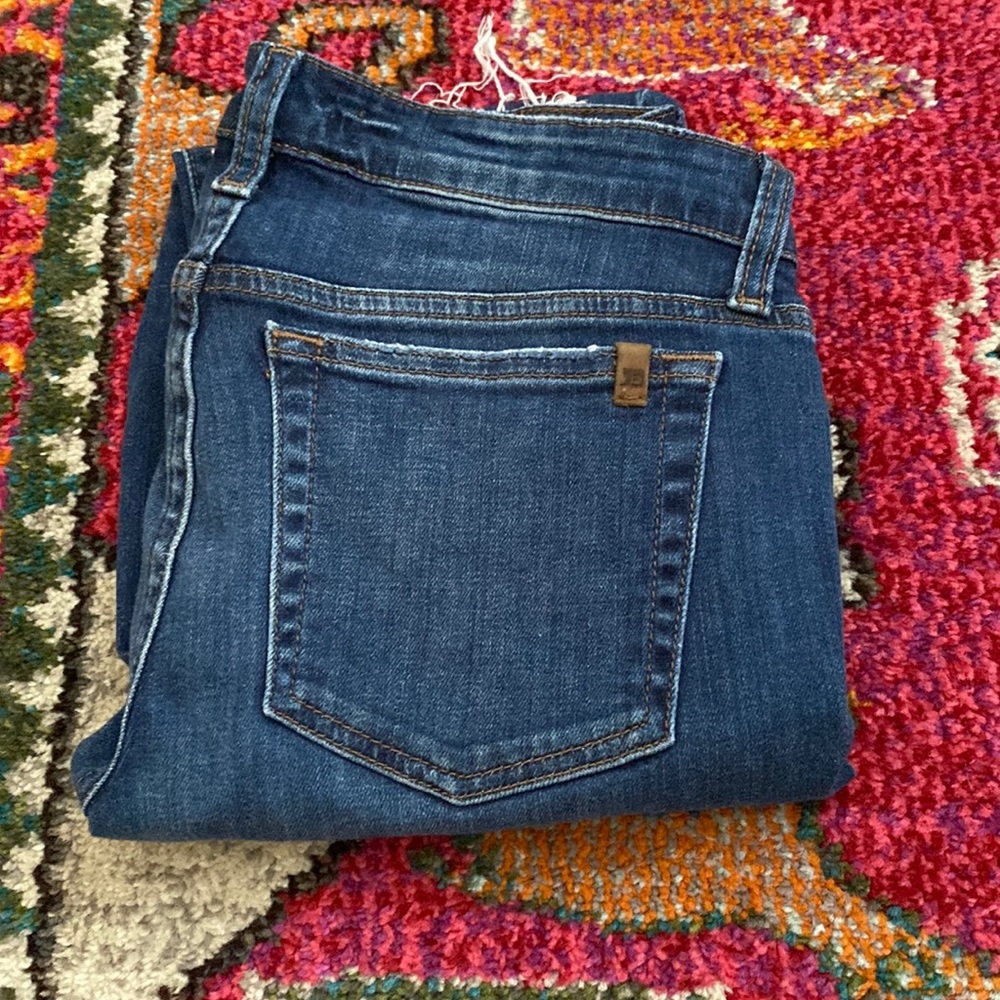 Joe’s Jeans skinny denim with frayed ankle. Size 28